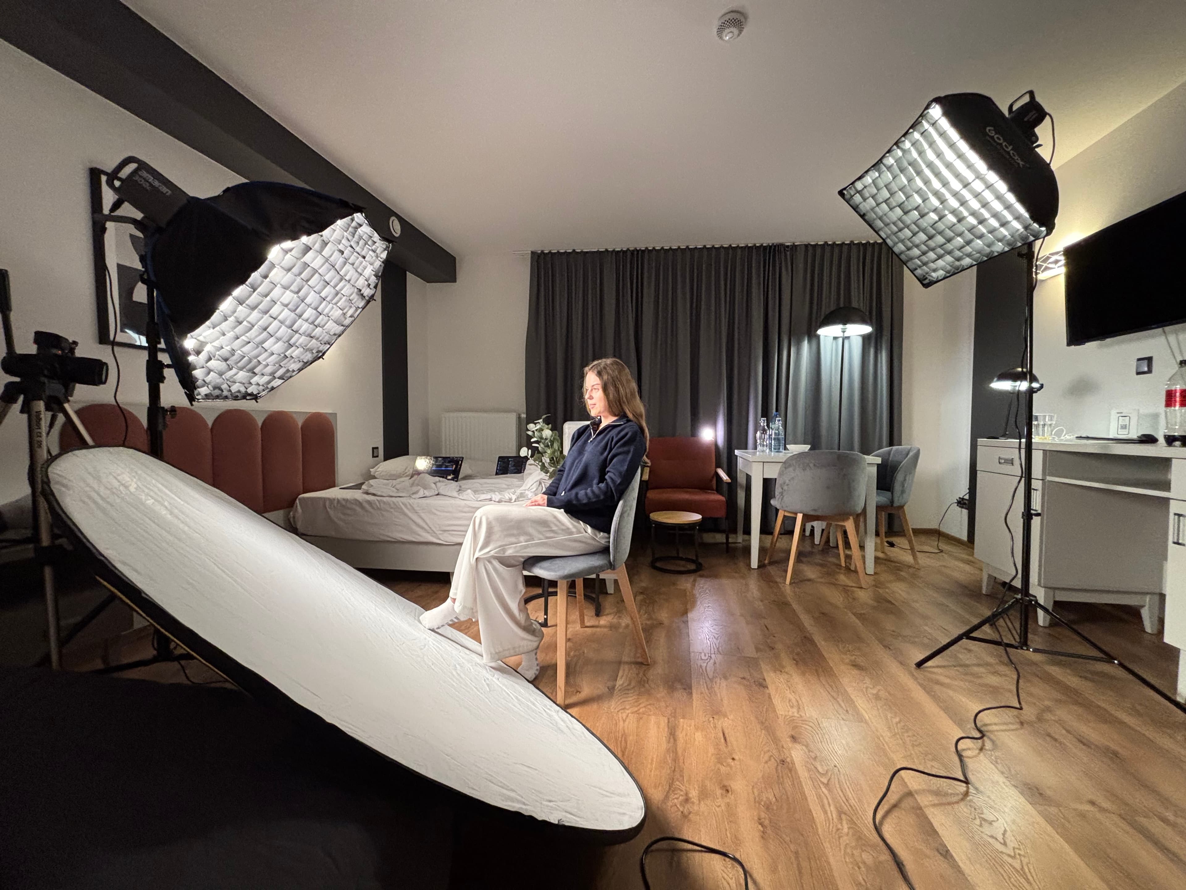 Behind the scenes 2